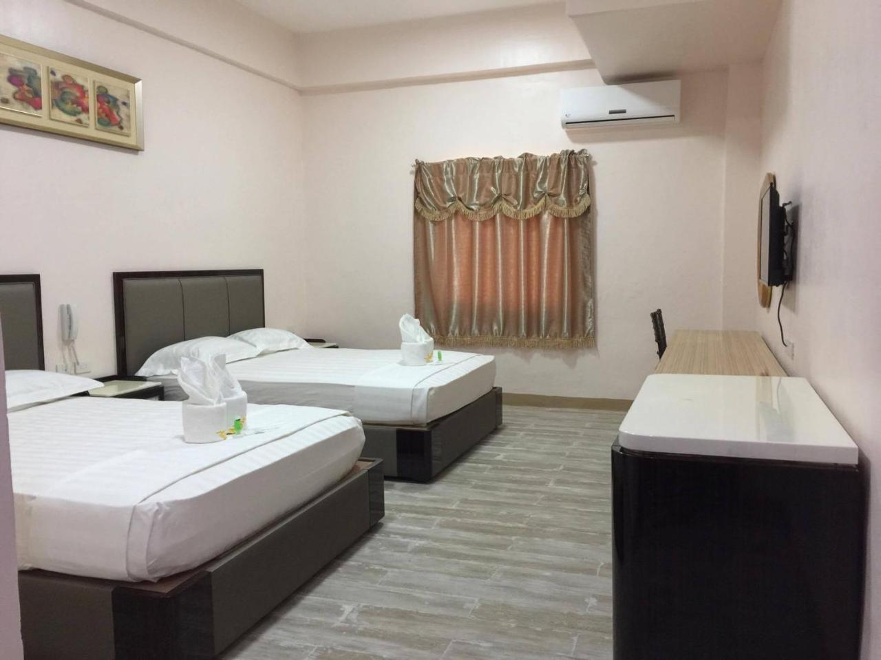 Meaco Royal Hotel - Lipa Lipa City Kültér fotó