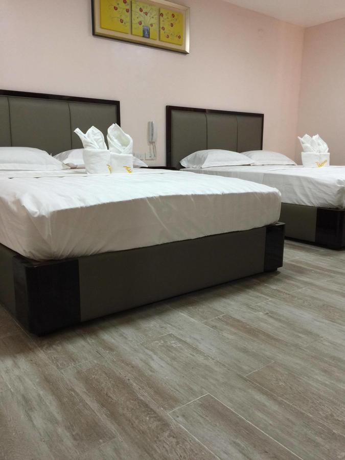 Meaco Royal Hotel - Lipa Lipa City Kültér fotó