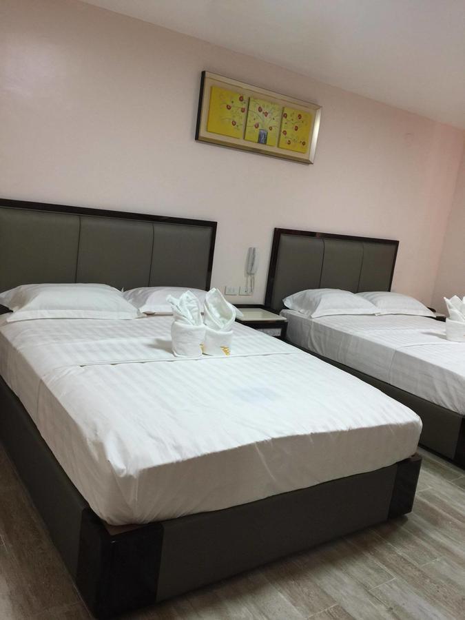 Meaco Royal Hotel - Lipa Lipa City Kültér fotó