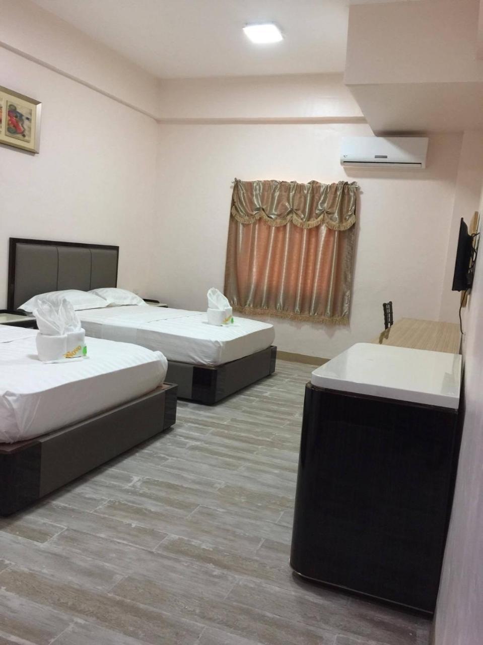 Meaco Royal Hotel - Lipa Lipa City Kültér fotó