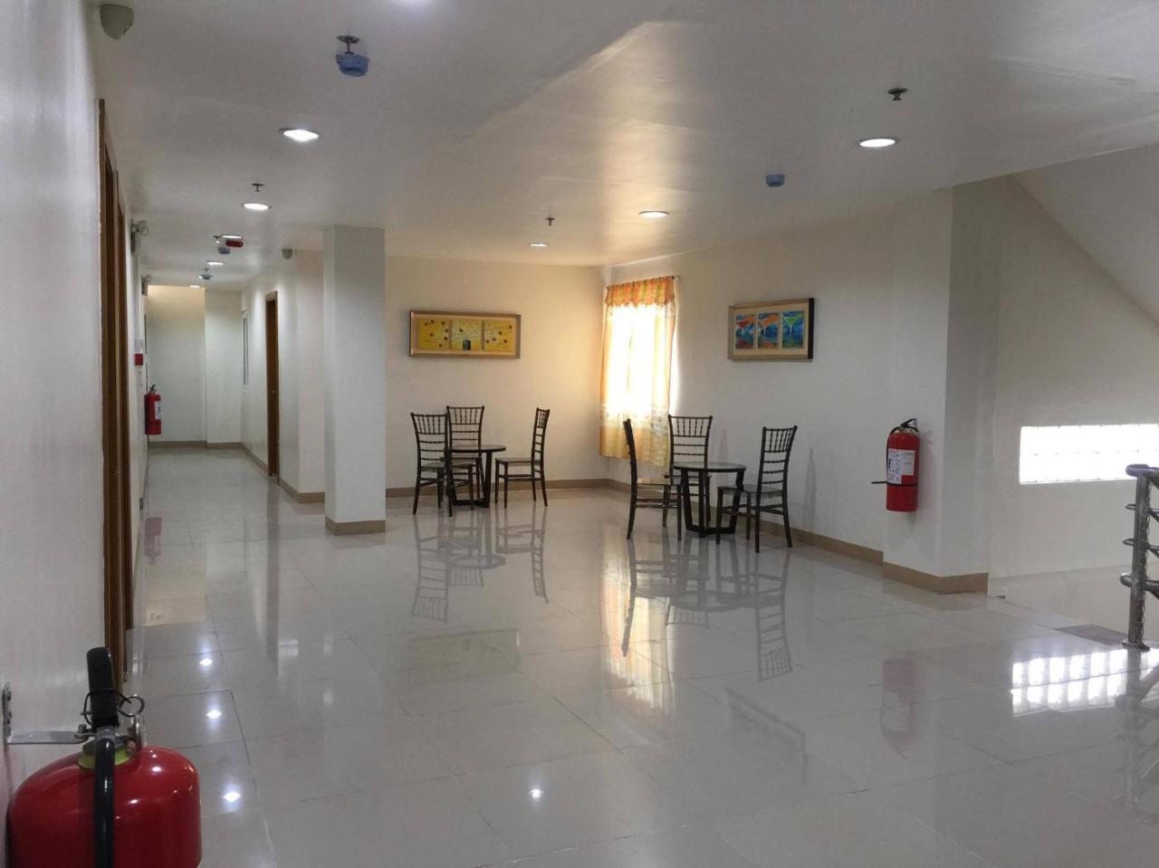 Meaco Royal Hotel - Lipa Lipa City Kültér fotó