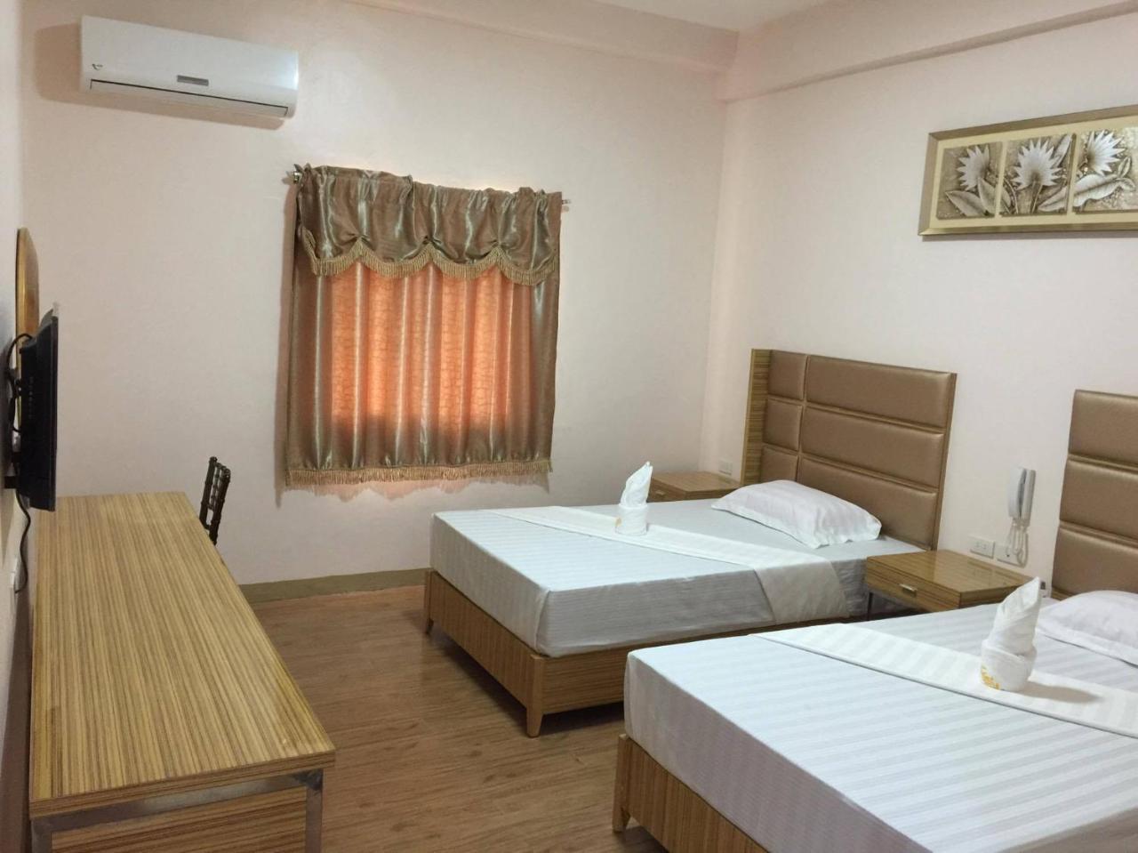 Meaco Royal Hotel - Lipa Lipa City Kültér fotó