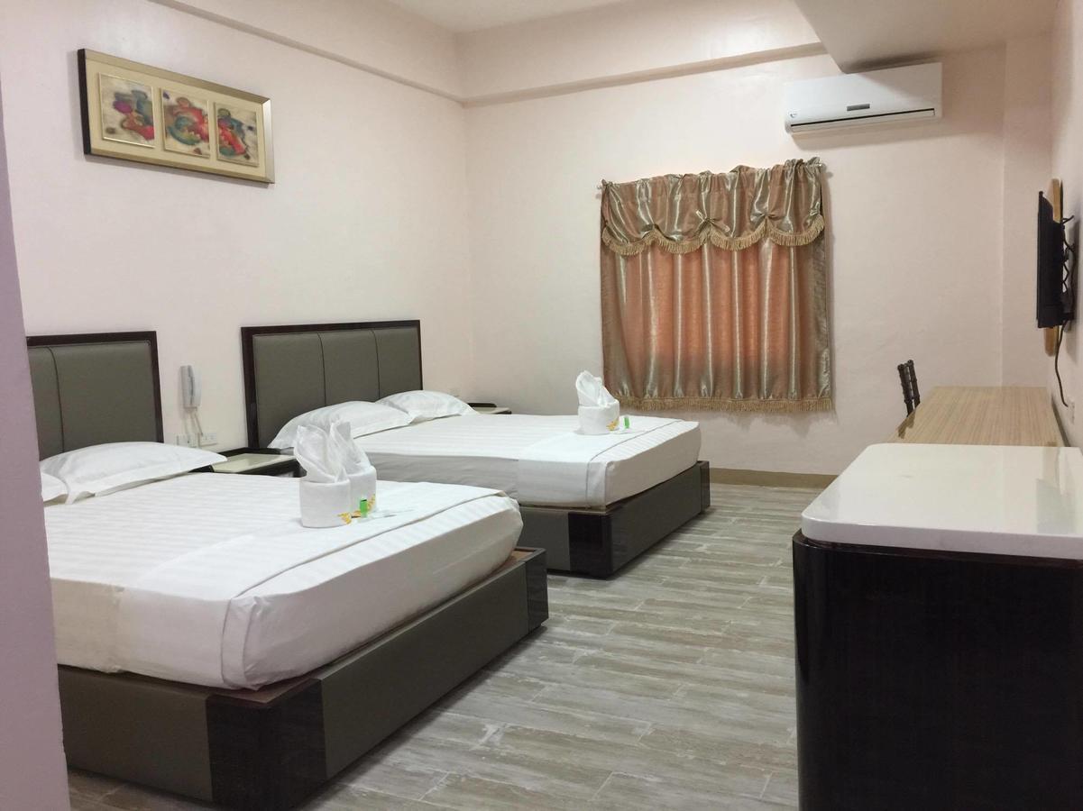 Meaco Royal Hotel - Lipa Lipa City Kültér fotó